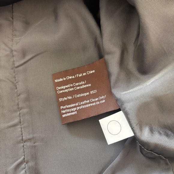 Danier Men’s Classic Black Leather Coat - Picture 11 of 12